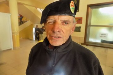 El policía jubilado había dicho que pertenece a la Guardia Urbana municipal. El policía jubilado había dicho que pertenece a la Guardia Urbana municipal.