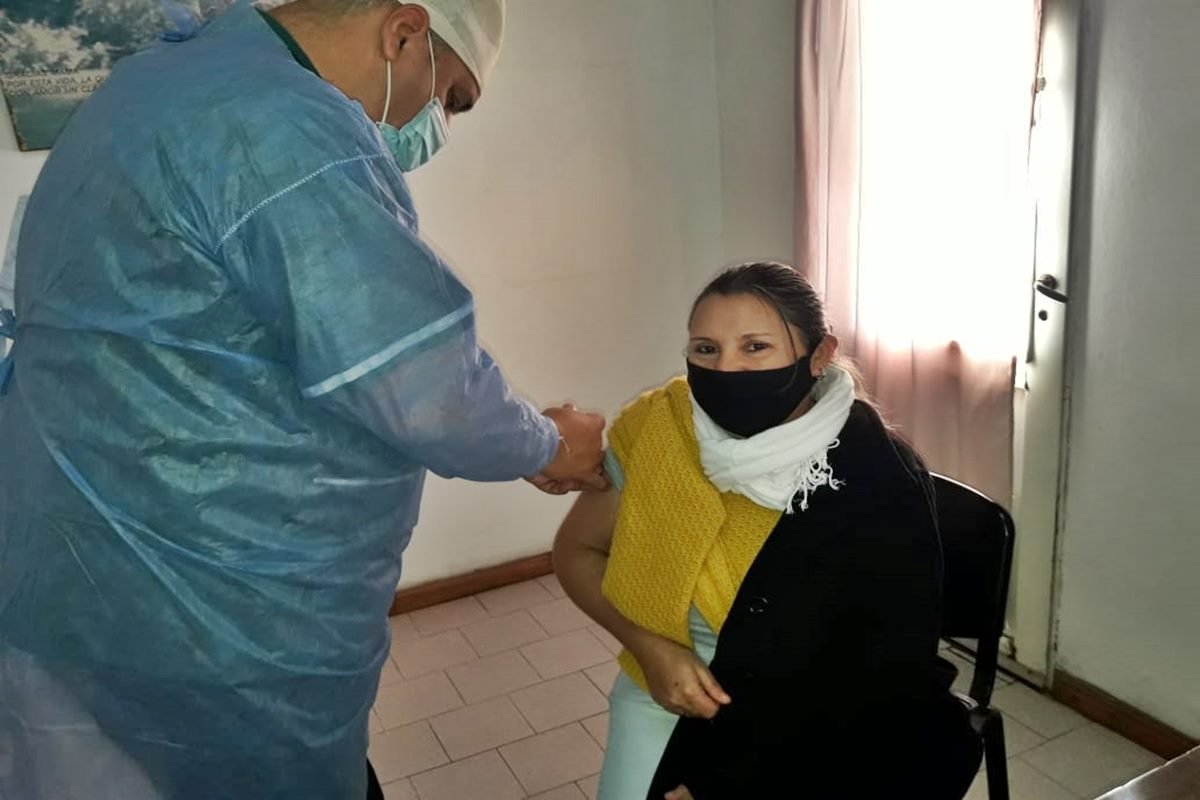 Este viernes se vacunará a mayores de 30 años en el Departamento Concordia. Este viernes se vacunará a mayores de 30 años en el Departamento Concordia.