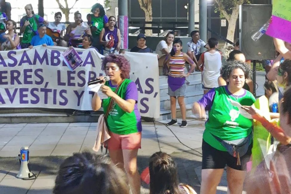 Los actos por el 8 M tuvieron como epicentro la plaza 25 de Mayo