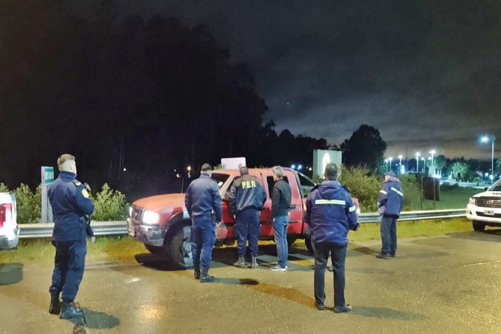 Un conductor uruguayo que manejaba a exceso de velocidad tuvo que ser detenido por la policía en avenida Rösch