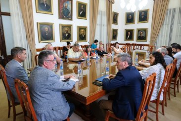 Ambas reuniones pasaron a un cuarto intermedio. Ambas reuniones pasaron a un cuarto intermedio.