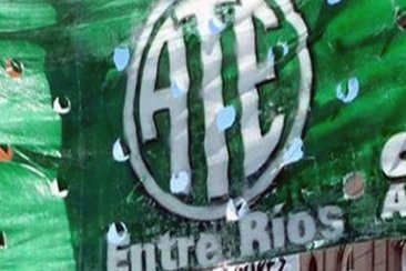 Reclaman también la convocatoria a paritarias. Reclaman también la convocatoria a paritarias.