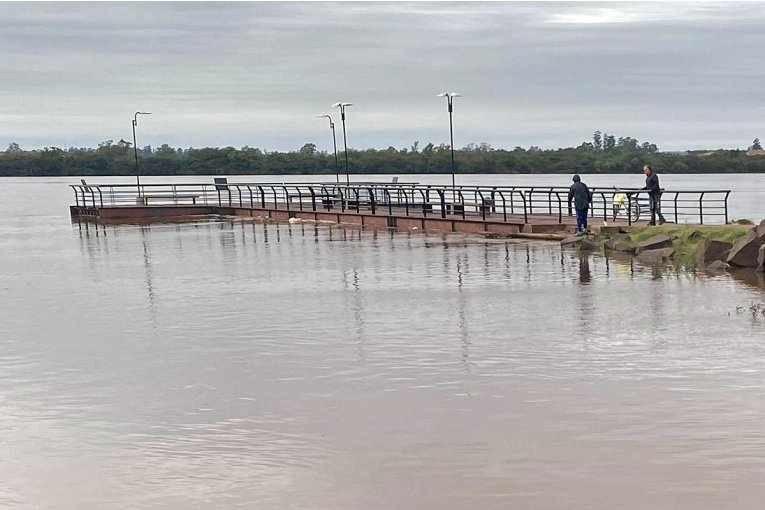 Se elevó el tope máximo para el río en puerto Concordia mientras se agravan las crecientes al sur de Brasil