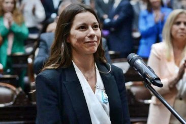 Ballejos respaldó la decisión del presidente. Ballejos respaldó la decisión del presidente.