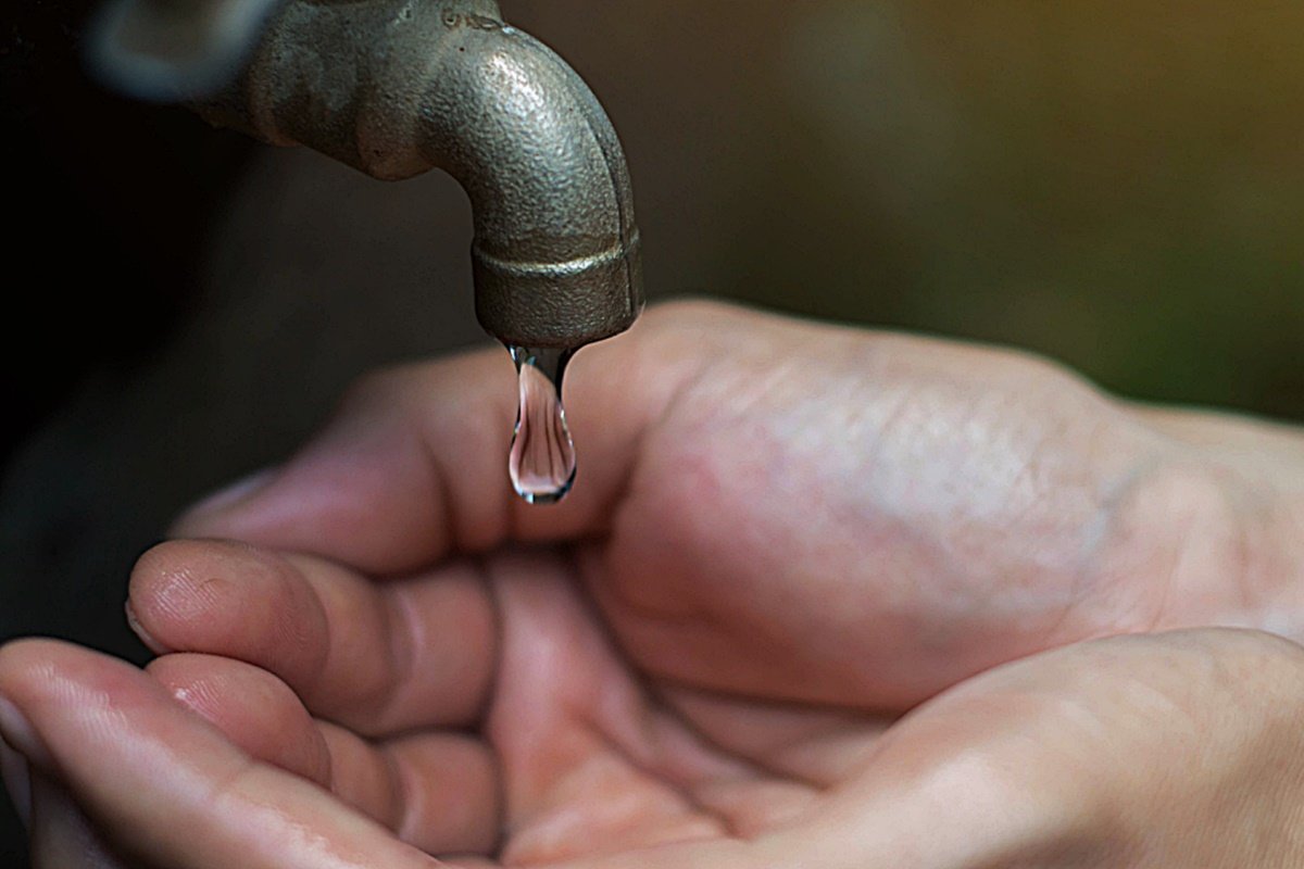 Vecinos de la zona sur juntan firmas por los continuos cortes de agua.