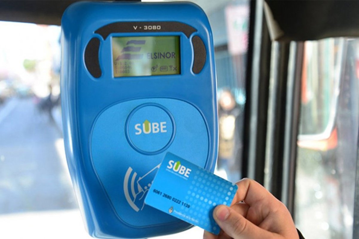 Se puede actualizar en las terminales SUBE o por la app. Se puede actualizar en las terminales SUBE o por la app.