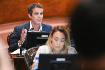 El proyecto propone una ley de identificación de contenido creado por IA. El proyecto propone una ley de identificación de contenido creado por IA.
