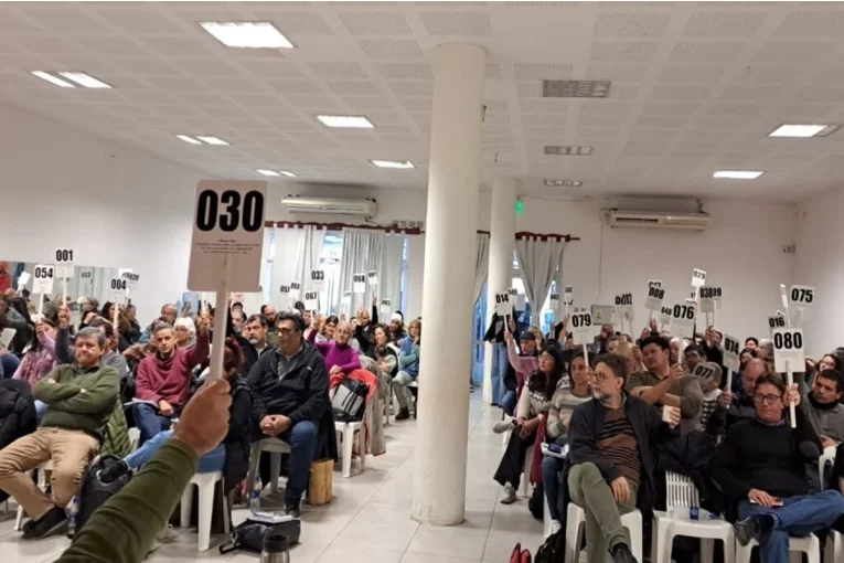 AGMER declaró el estado de “alerta y movilización” y exige “paritarias urgentes”