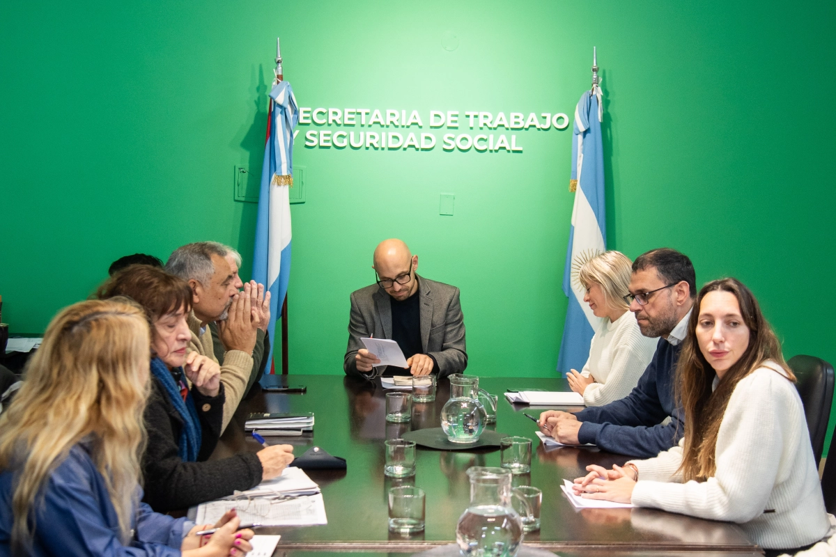 Se retomó la paritaria estatal durante la mañana de este lunes. Se retomó la paritaria estatal durante la mañana de este lunes.