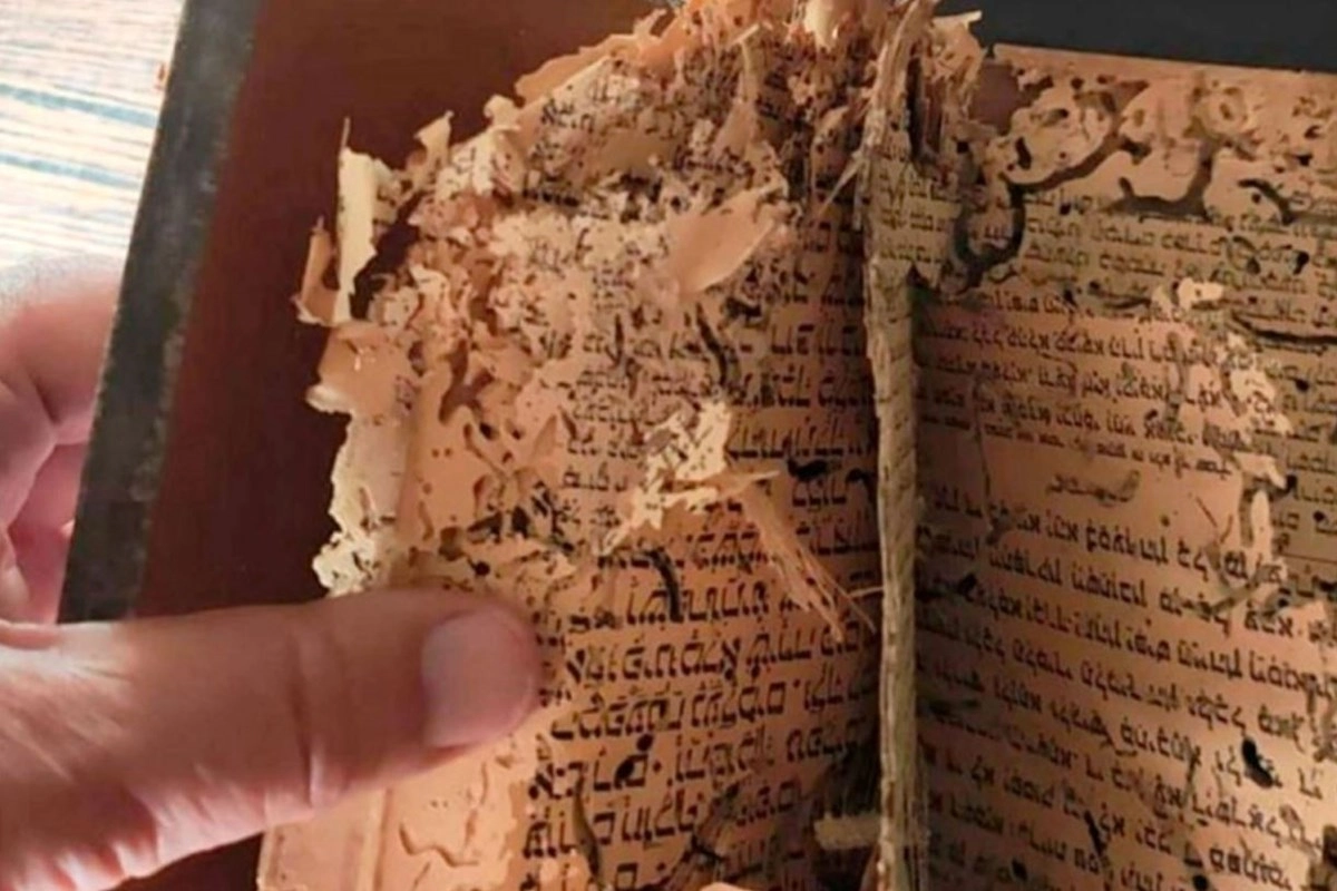 El libro será enterrado con una ceremonia El libro será enterrado con una ceremonia