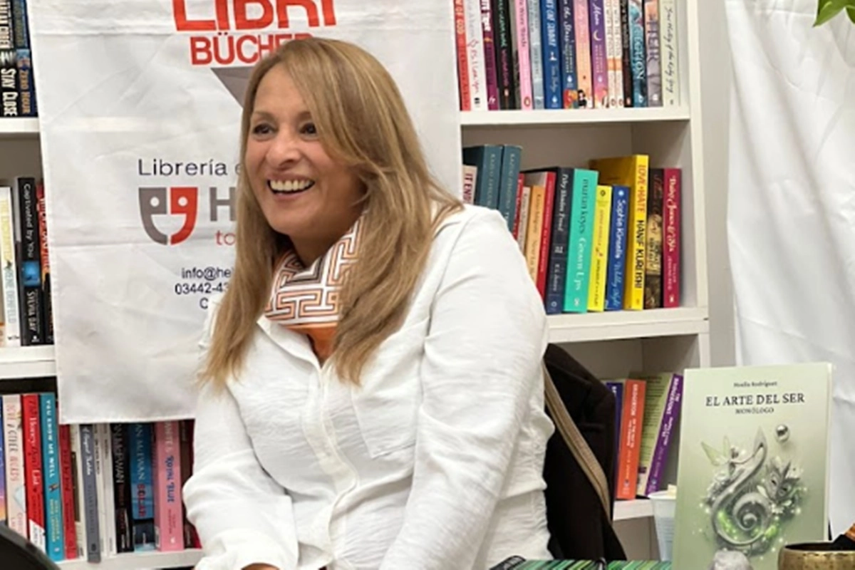 Noelia Rodríguez presentó este jueves su primer libro. Noelia Rodríguez presentó este jueves su primer libro.