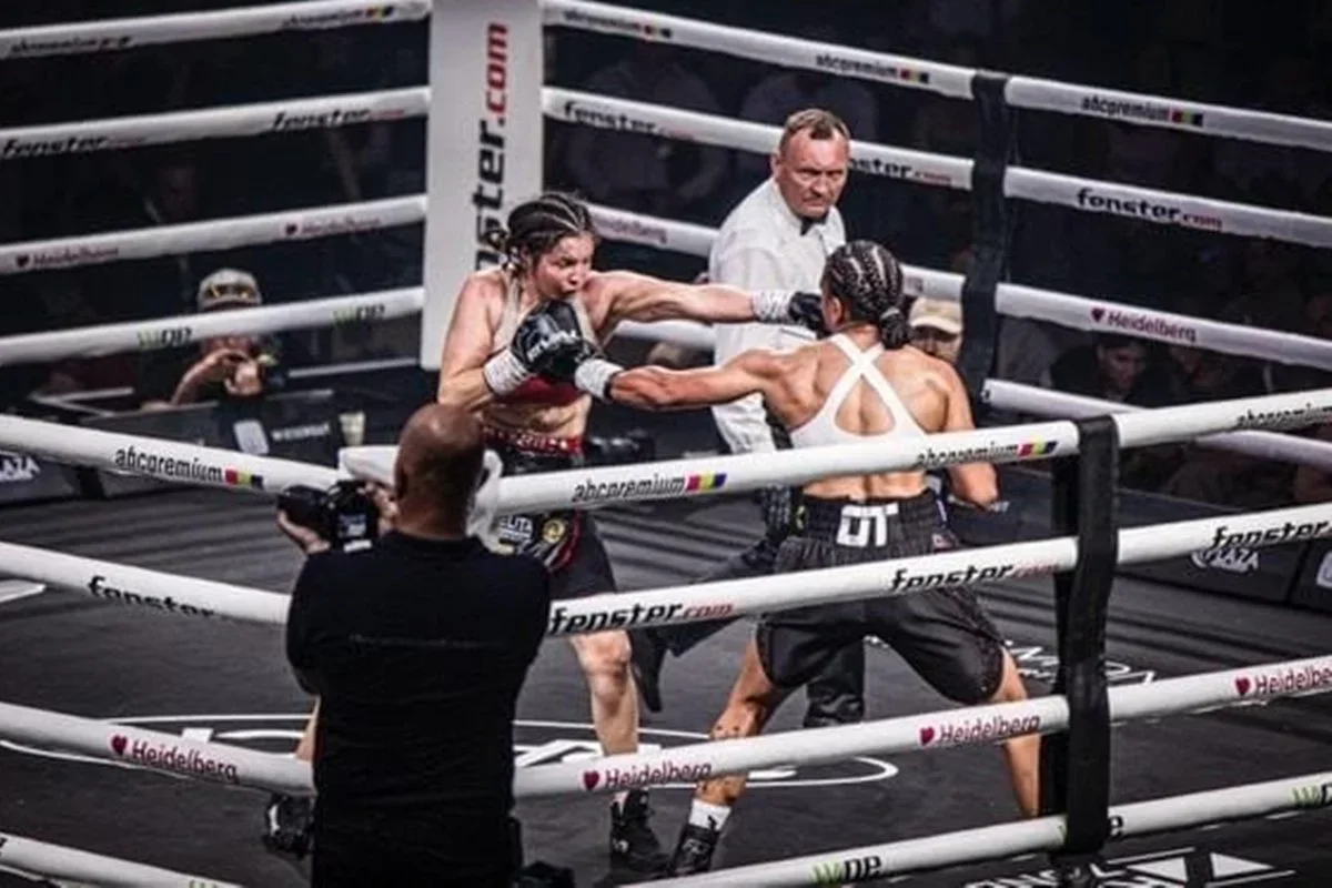 La boxeadora de Los Charrúas en Alemania. La boxeadora de Los Charrúas en Alemania.