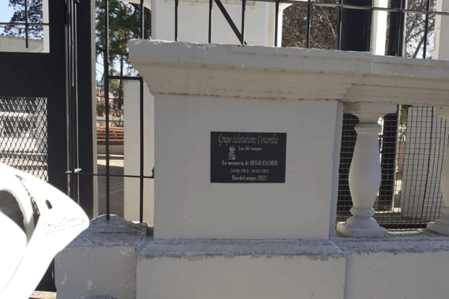 La placa que se conoció en homenaje a Escher