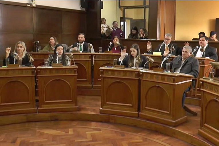 El acalorado debate en el Concejo por el cierre de la Radio Pública