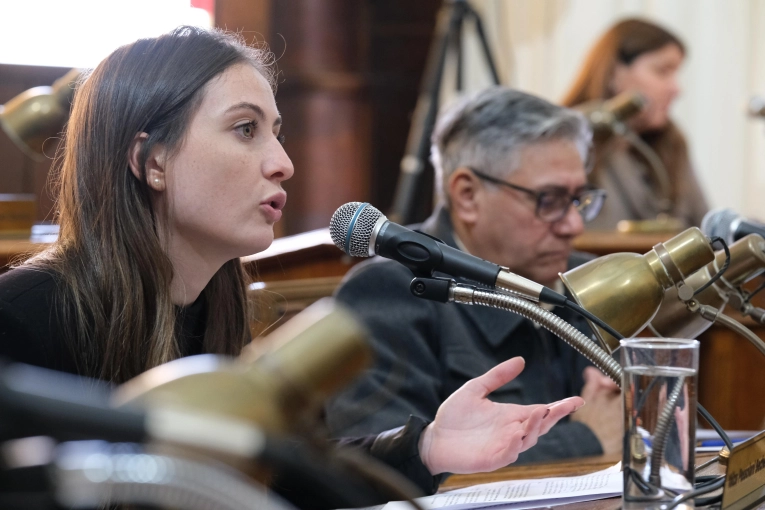 La concejal Pessolani reiteró sus felicitaciones a Azcué por el cierre de Radio Ciudadana