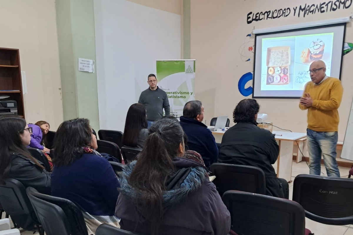 Emprendedores en el taller sobre packaging. Emprendedores en el taller sobre packaging.