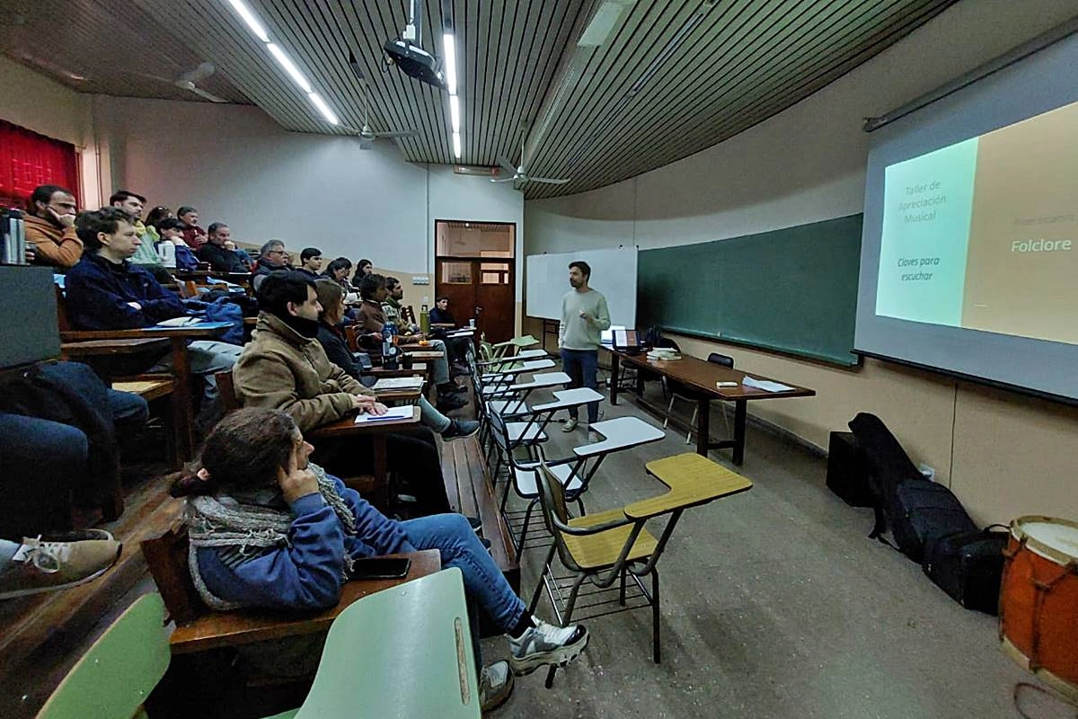 Primer encuentro del taller "Claves para escuchar" Primer encuentro del taller "Claves para escuchar"
