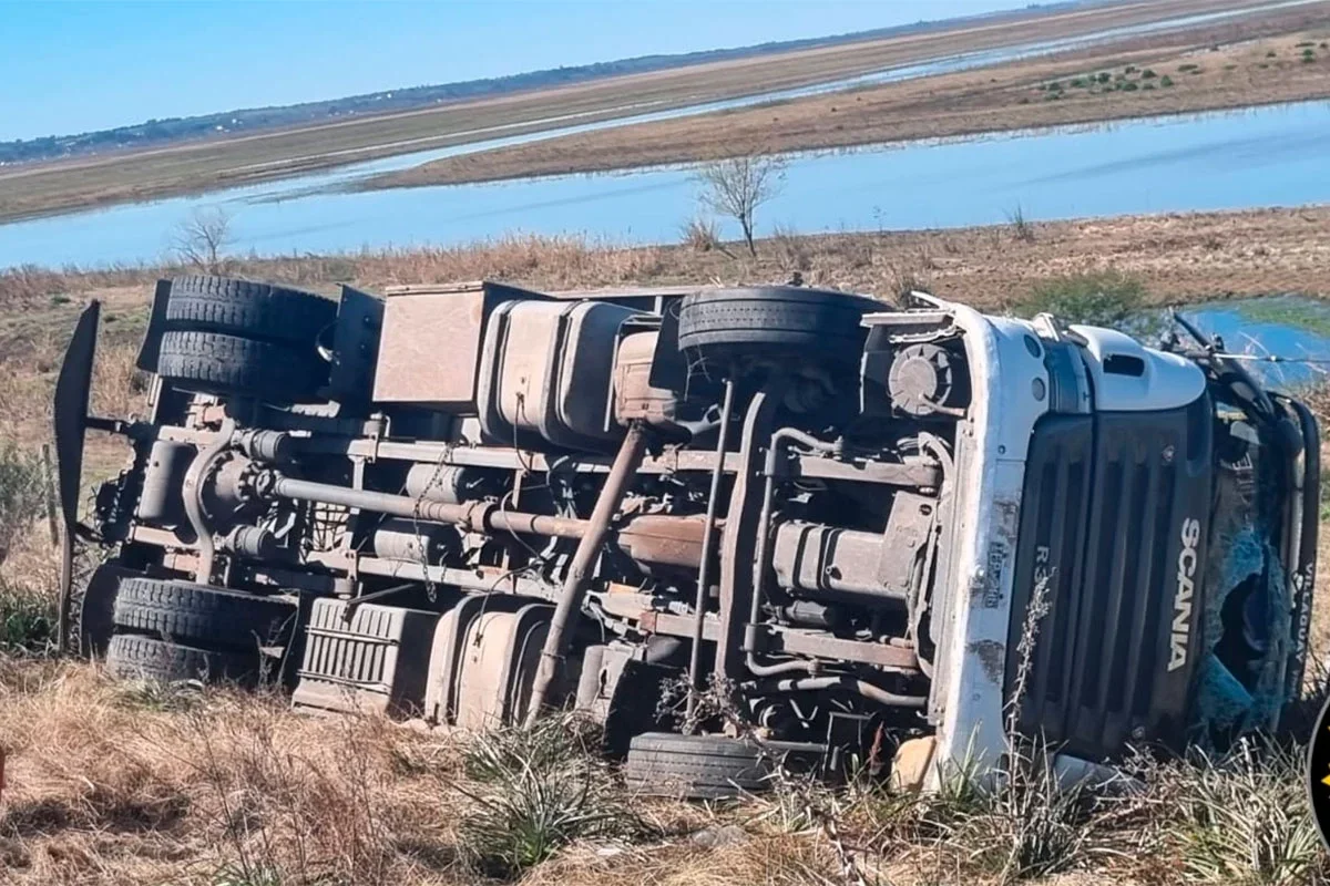 El conductor del rodado frenó bruscamente y perdió el control. El conductor del rodado frenó bruscamente y perdió el control.