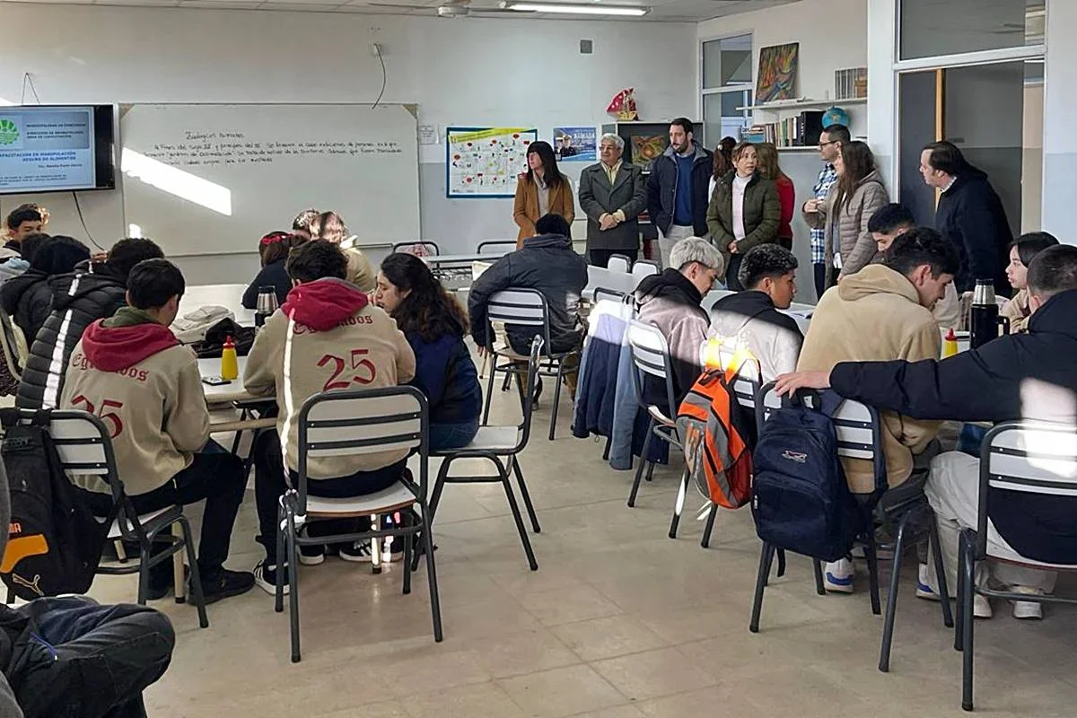 Los úlimos años de las escuelas secundarias reciben el taller.