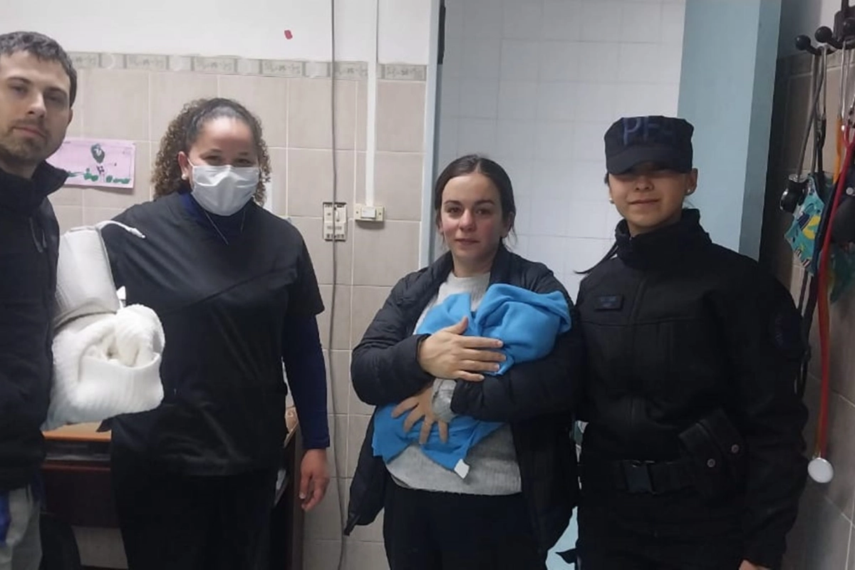 La uniformada le salvó la vida. La uniformada le salvó la vida.