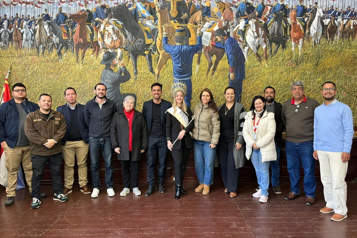 Se avanzó además en acciones conjuntas que potencien la fiesta más popular. Se avanzó además en acciones conjuntas que potencien la fiesta más popular.