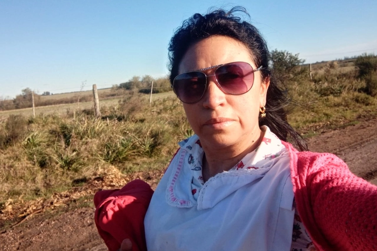 Monica es de Corrientes y trabaja en Colonia Yerua. Monica es de Corrientes y trabaja en Colonia Yerua.