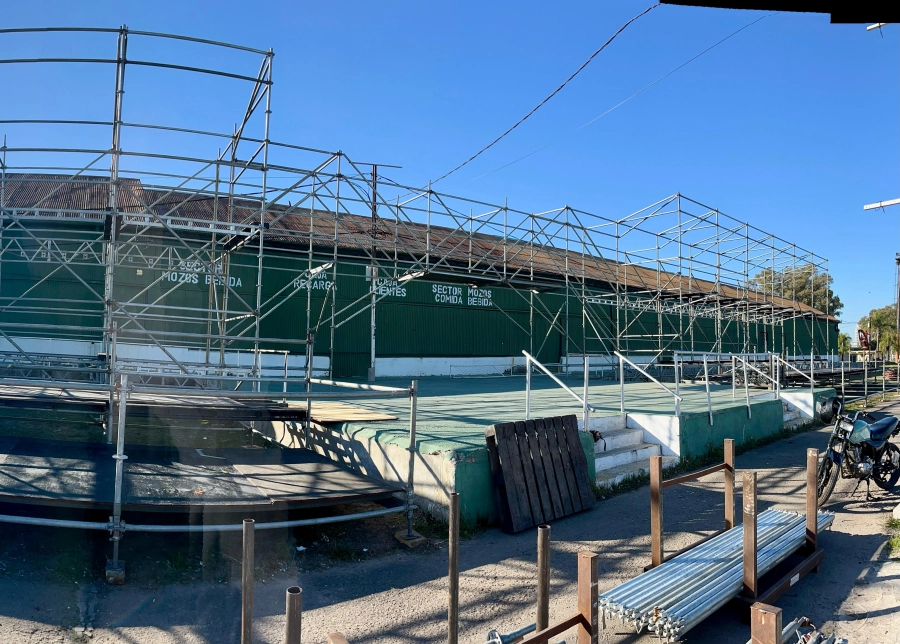 En el cors&oacute;dromo se mont&oacute; una estructura para dimensionar lo que ser&iacute;an las nuevas instalaciones.