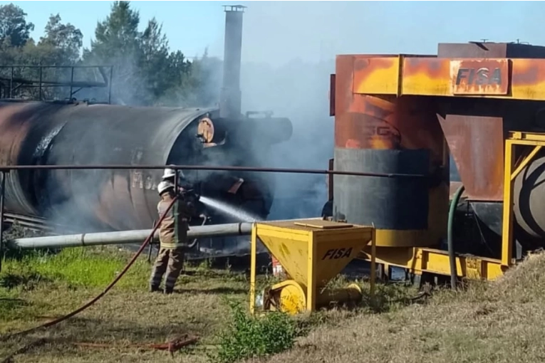 Un incendio afectó a la caldera de la planta asfáltica de Concordia