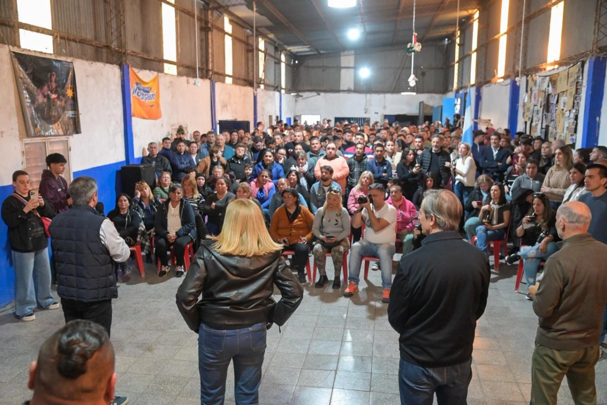 Bahl, Michel, Romero y Sabella durante el acto en Paraná. Bahl, Michel, Romero y Sabella durante el acto en Paraná.