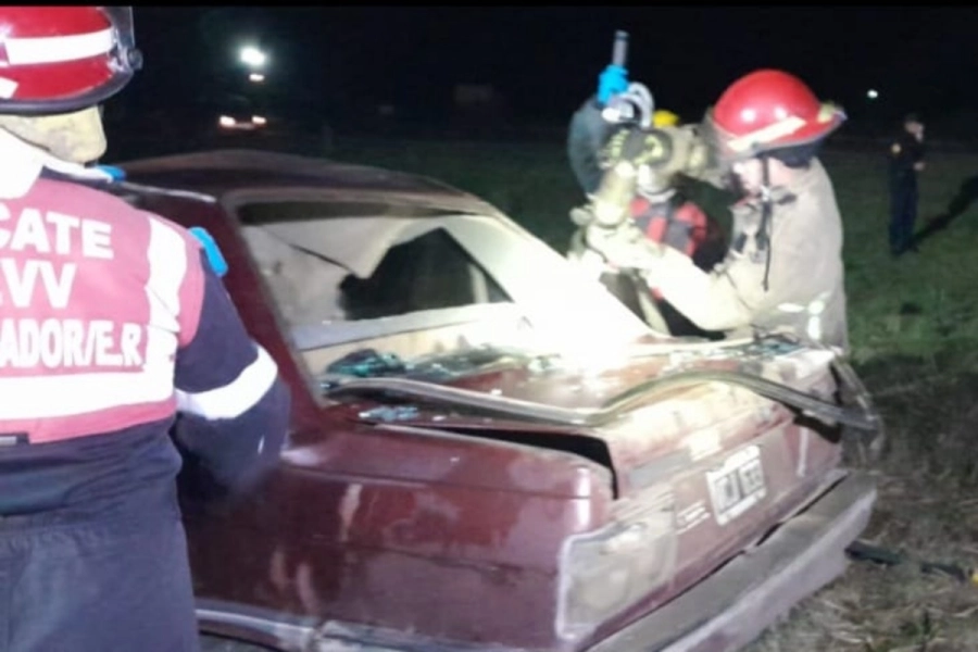 Bomberos Voluntarios debieron rescatarlo.
