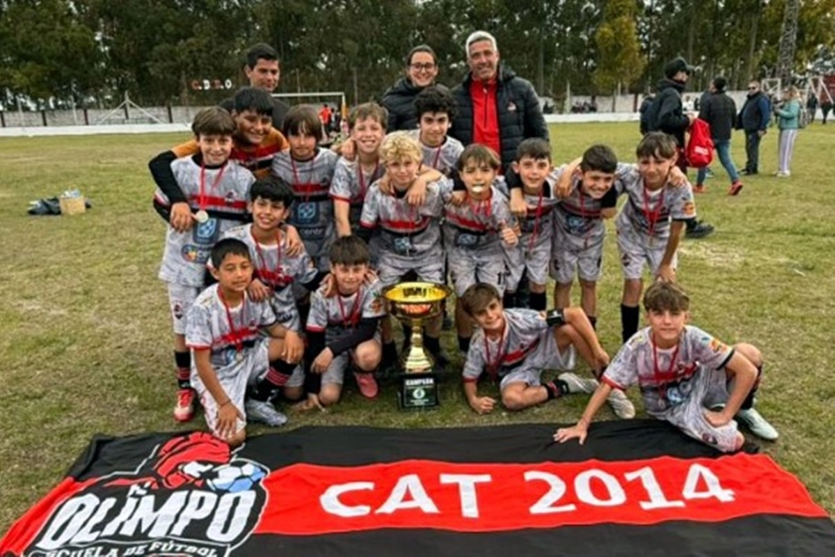 Categoría 2014 de El Olimpo grito campeón provincial. Categoría 2014 de El Olimpo grito campeón provincial.