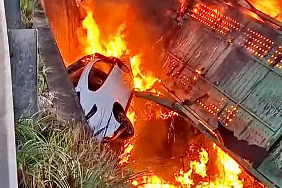Las llamas se cobraron la vida del trabajador del volante. Las llamas se cobraron la vida del trabajador del volante.