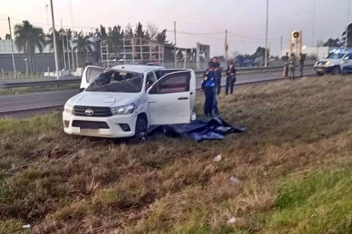 El conductor de la camioneta Toyota perdió la vida.