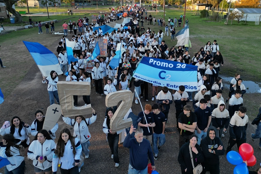 La columna partiendo desde el corsódromo