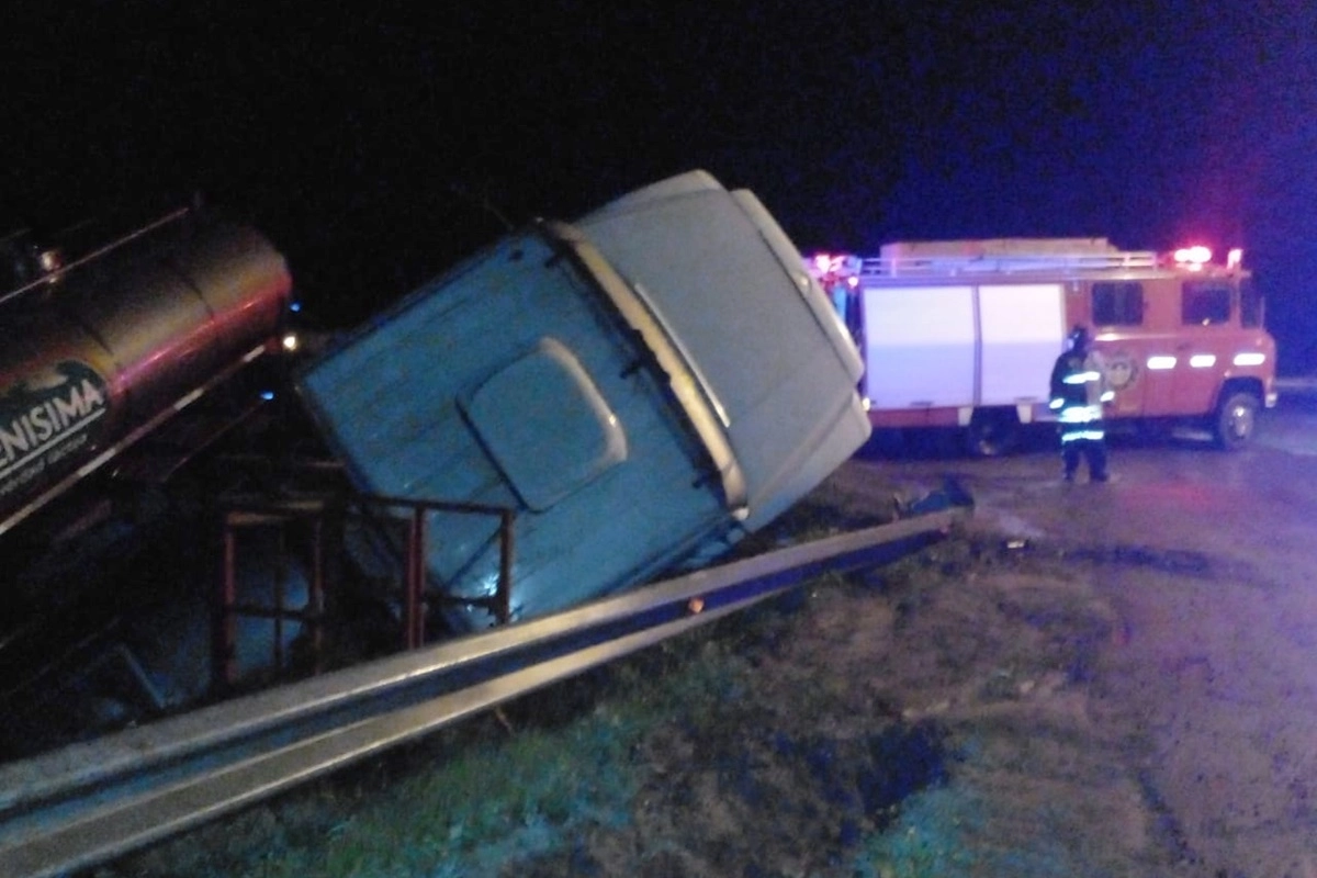 Afortunadamente, el chofer resultó ileso.