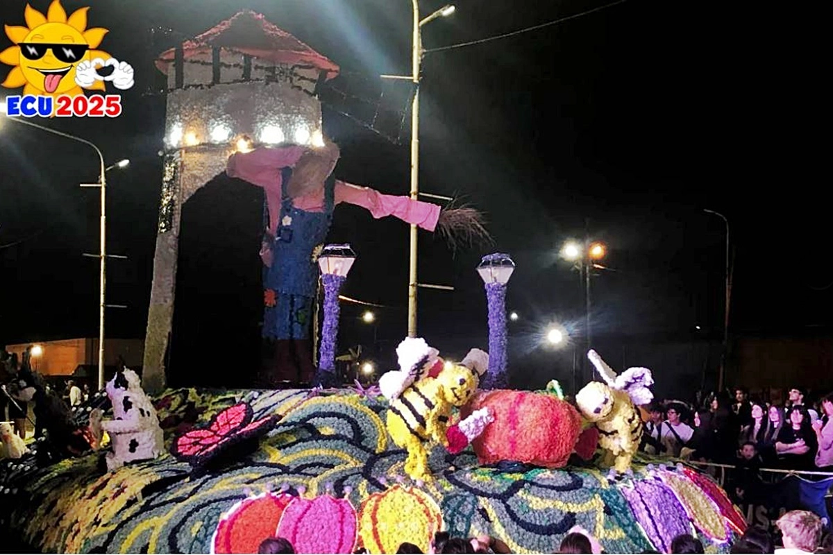 La carroza de Bachillerato Humanista fue una de las sancionadas