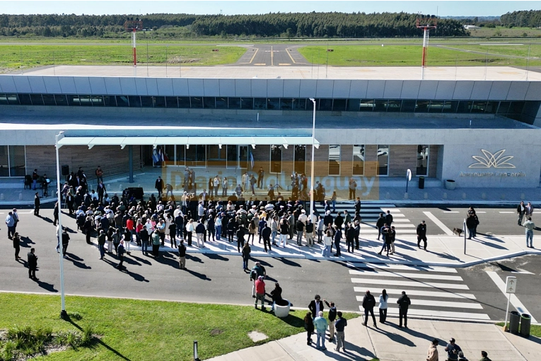 Frigerio dijo que el nuevo aeropuerto servirá "para que más gente nos conozca y que vea de lo que somos capaces"