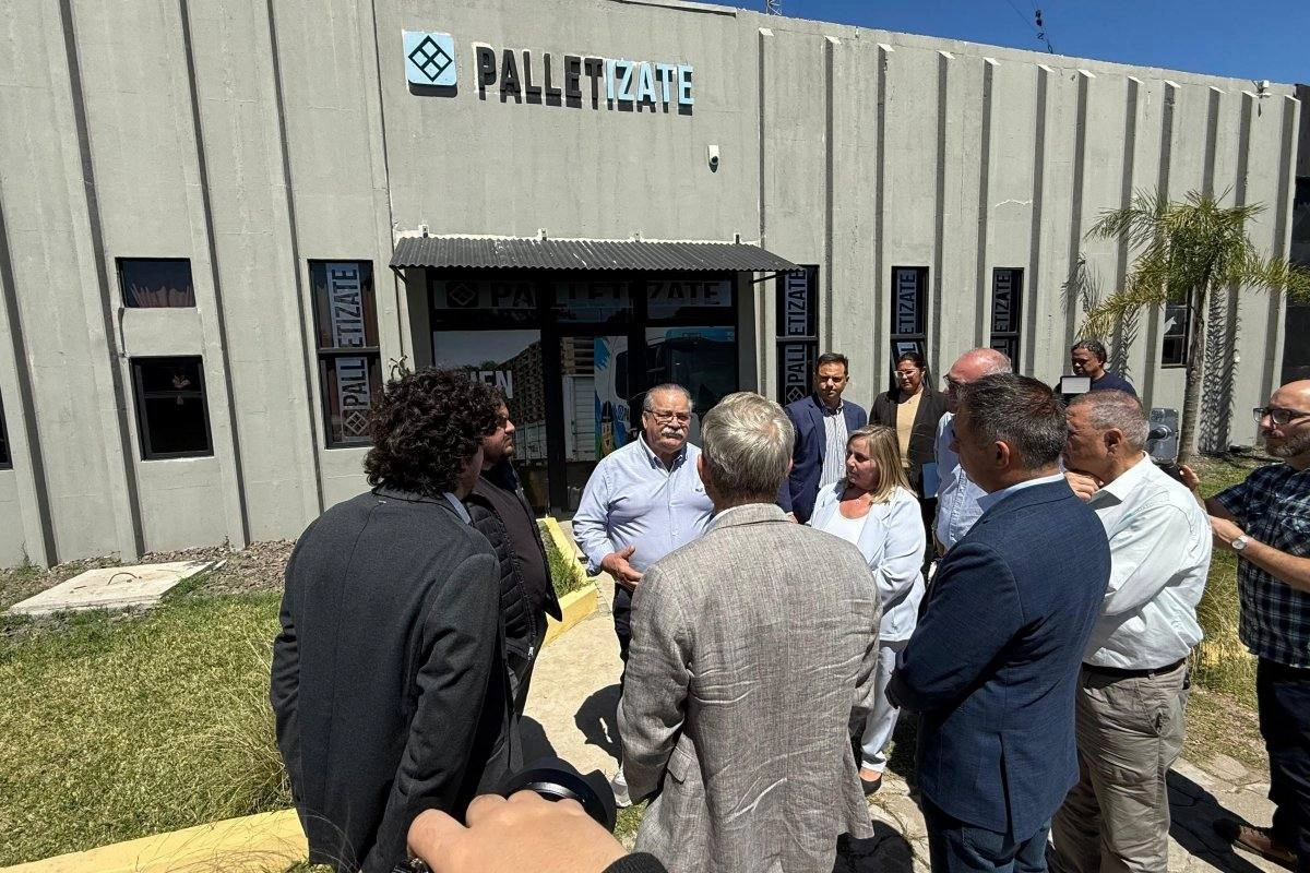 Frigerio, realizó una recorrida por Gualeguaychú. Frigerio, realizó una recorrida por Gualeguaychú.