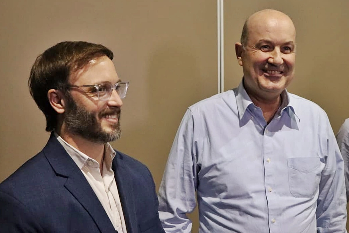 El intendente Francisco Azcué y el ministro Federico Sturzenegger El intendente Francisco Azcué y el ministro Federico Sturzenegger