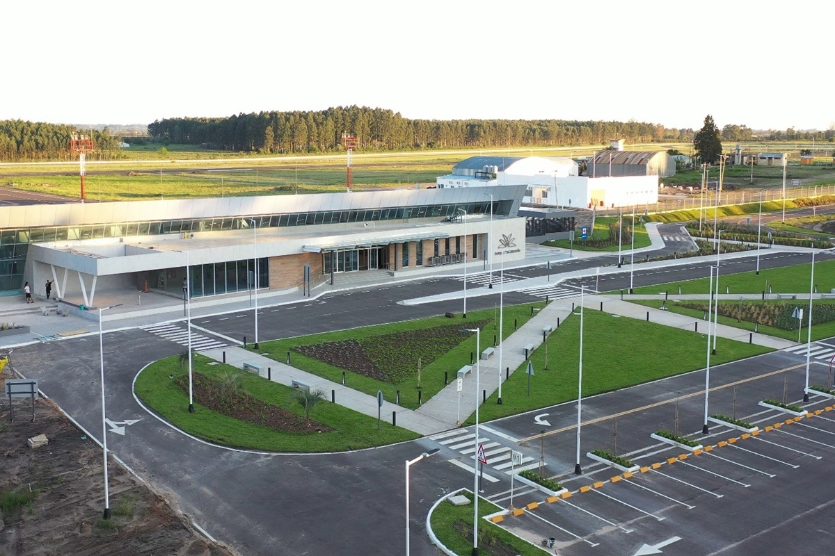 El avión cuenta con 19 asientos disponibles por vuelo.