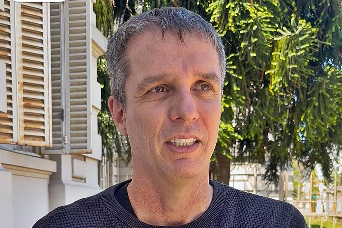 El actual diputado Enrique Cresto vot&oacute; en la escuela Comercio 1