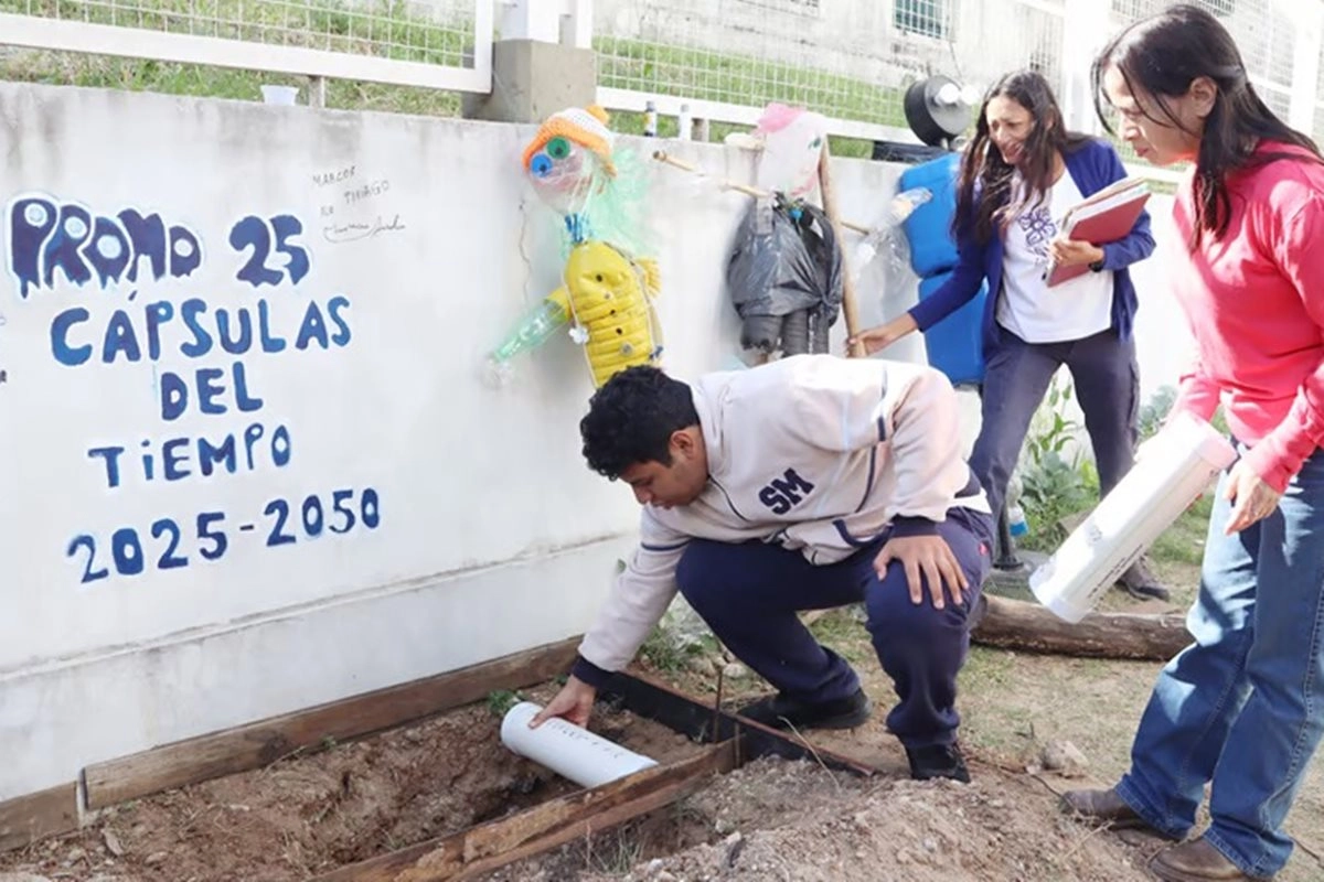 La c&aacute;psula ser&aacute; abierta dentro de 25 a&ntilde;os.