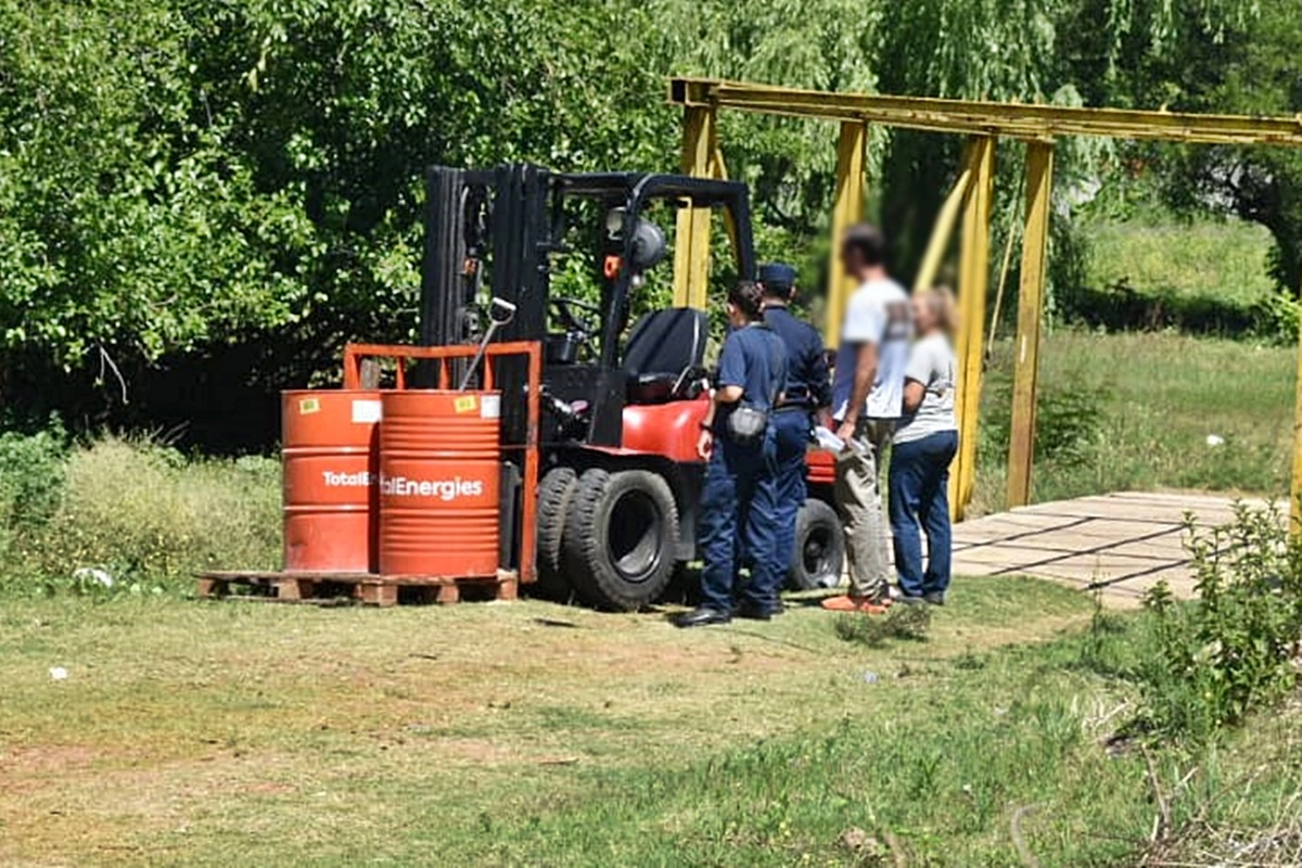 El hombre habr&iacute;a retirado dos mojones de madera para ingresar.