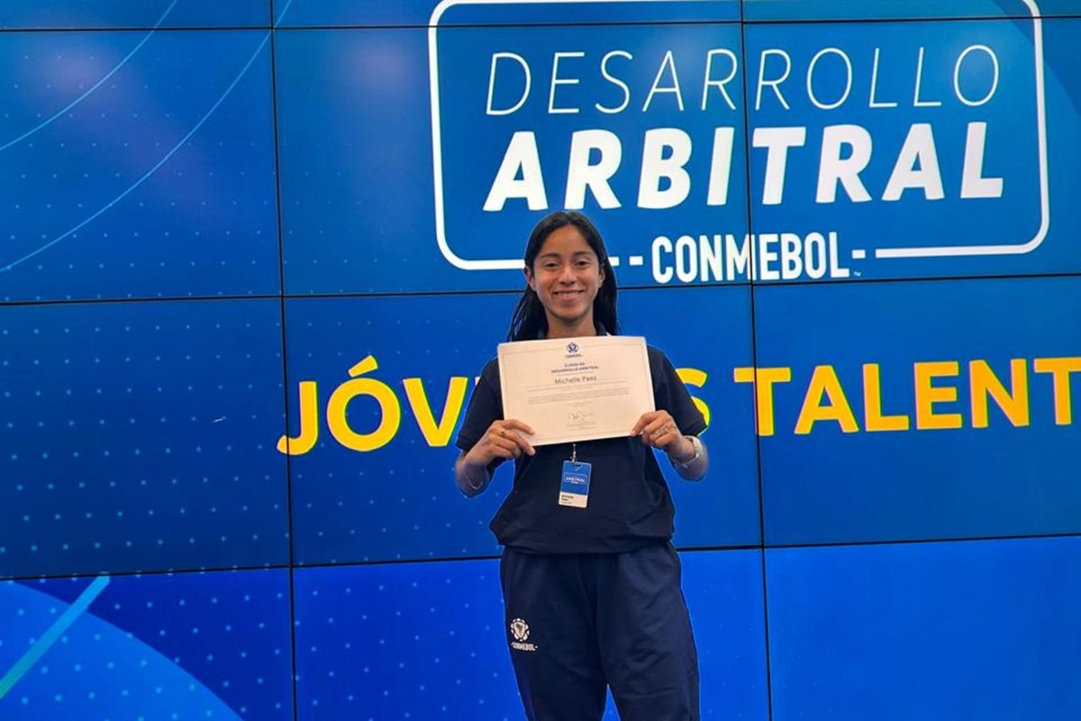 La joven árbitro representó al país en CONMBEBOL y FIFA.