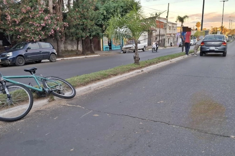 Un menor que circulaba en bicicleta terminó en el Masvernat por un choque