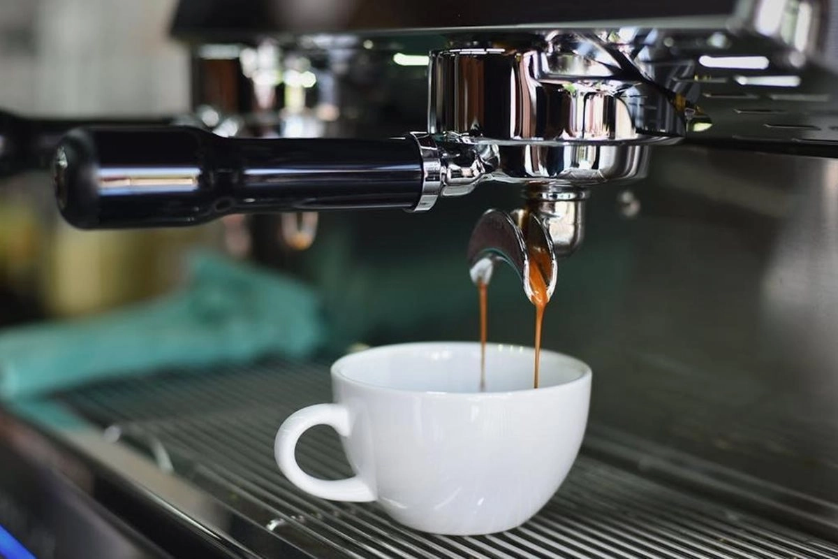 Comerciantes notas una baja del consumo en cafeterías.