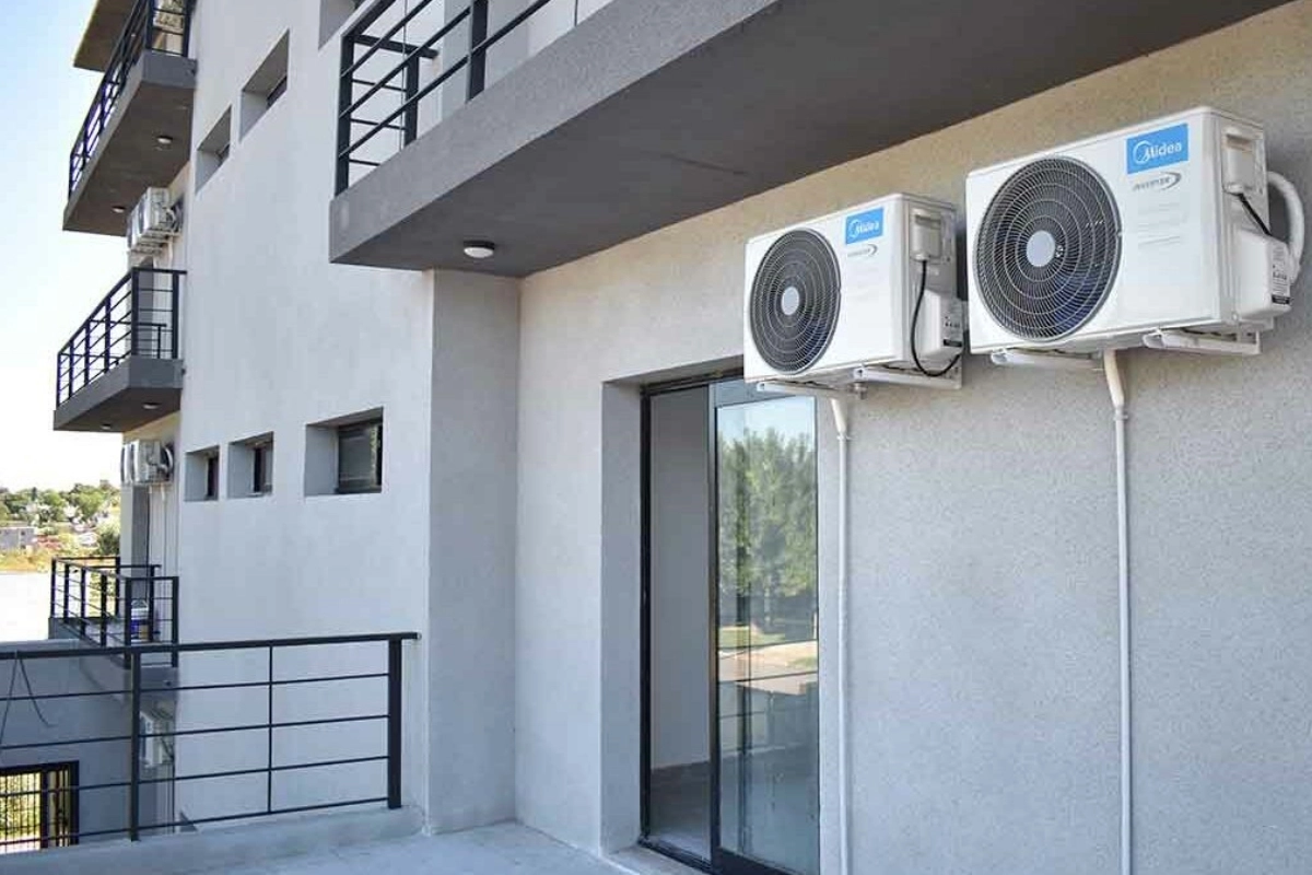 La residencias de la UNER en Paraná y Oro overde.