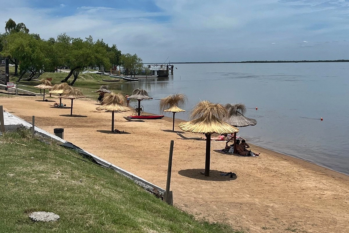 La playa de Santa Elena sobre el r&iacute;o Paran&aacute;