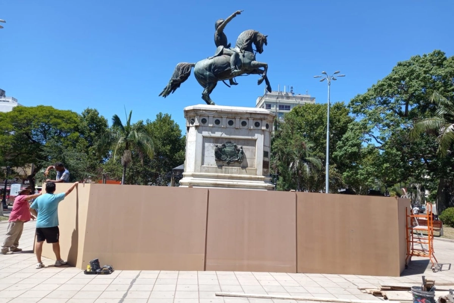 El cerramiento del monumento a San Mart&iacute;n
