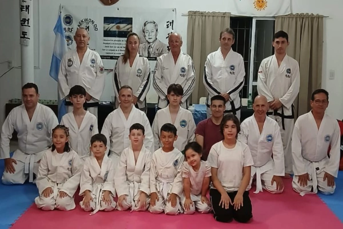 Examen anual de taekwondo en Plaza Sol.